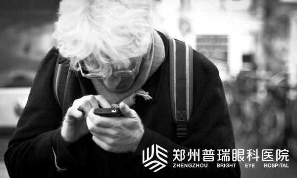 高度近視可以嗎？V4C-ICL助您擺脫眼鏡束縛！
