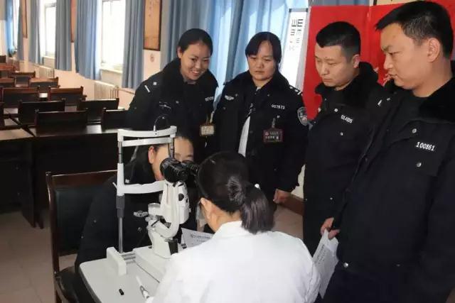 關愛民警視力健康，普瑞眼科走進鄭州交巡警一大隊