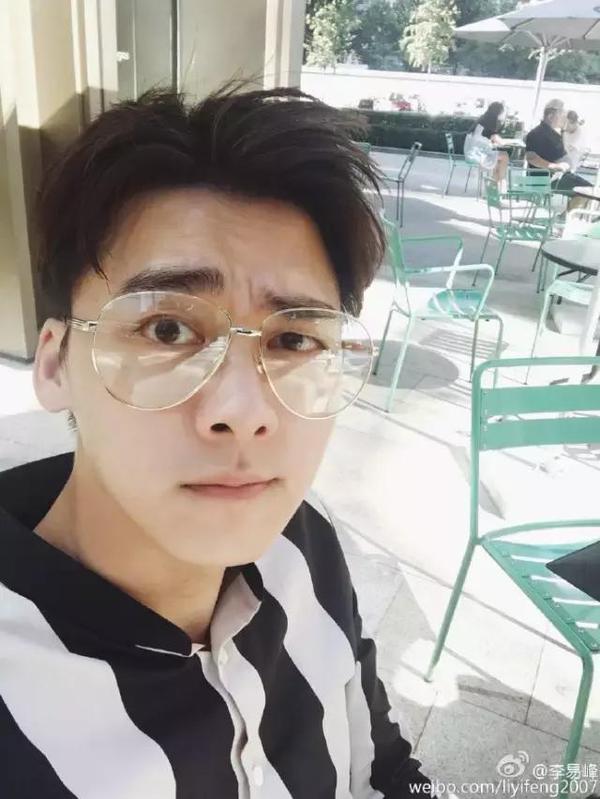 鹿晗李易峰楊洋張藝興，愛豆“眼鏡殺”誰更好看？