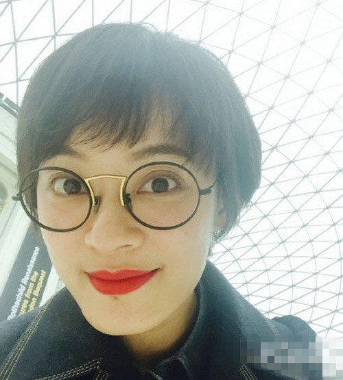 學(xué)女明星戴框架眼鏡？別人時髦你是Low！
