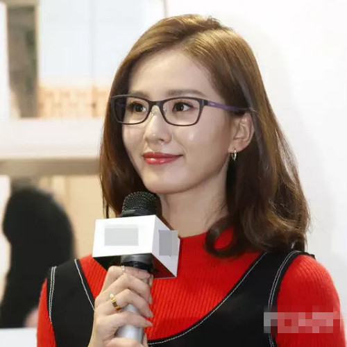 學(xué)女明星戴框架眼鏡？別人時髦你是Low！